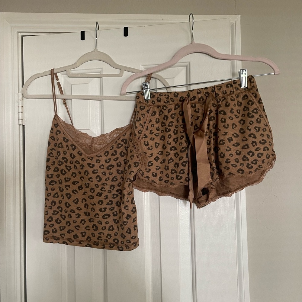 Abercrombie cheetah print sleep set